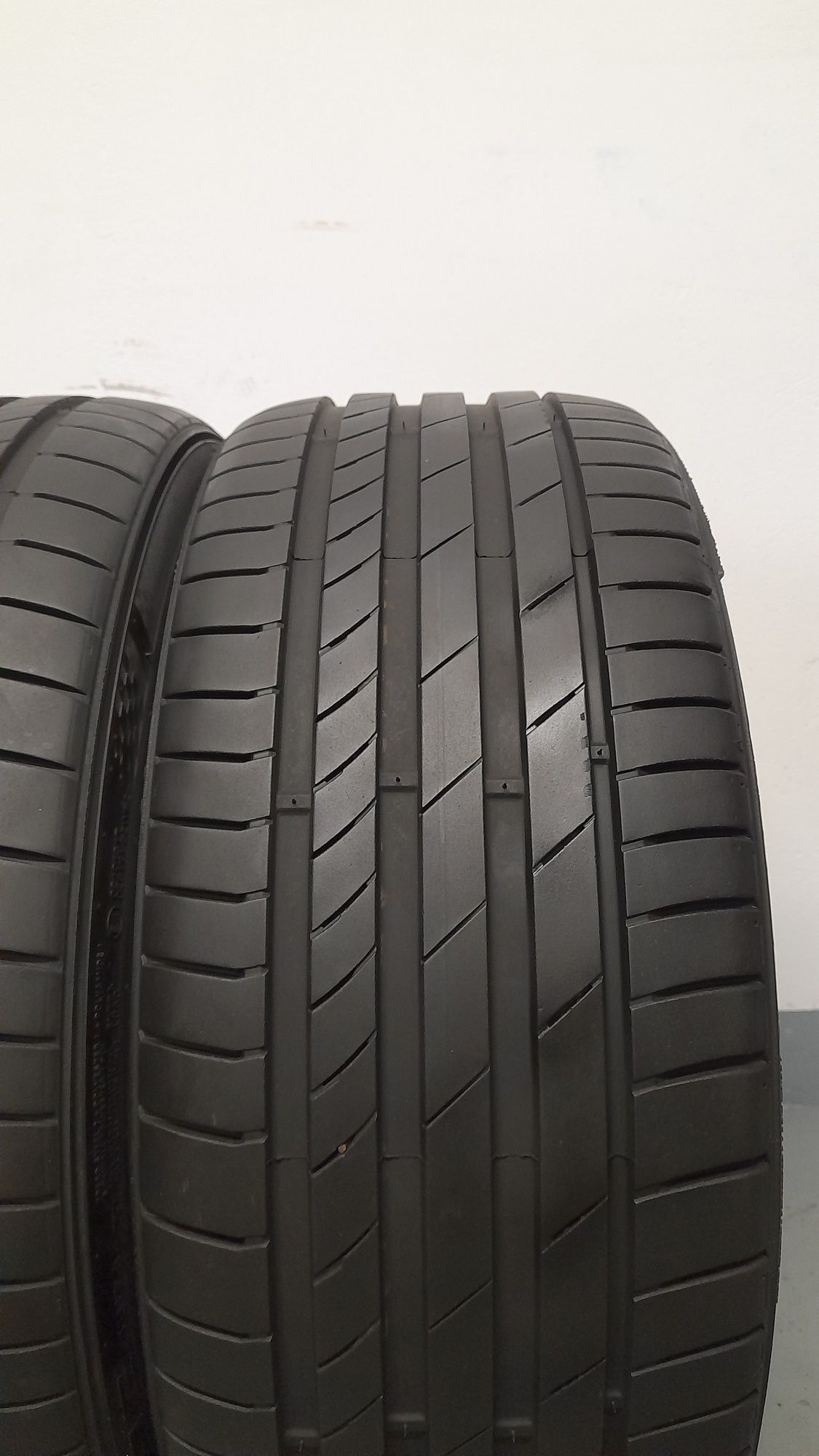 2x Kumho 225/35/19, Lato, 2021r, 6.4mm.