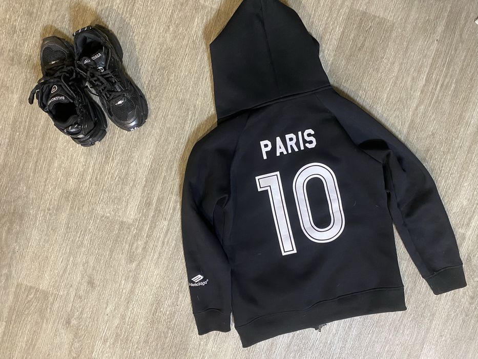 Кофта Balenciaga Paris