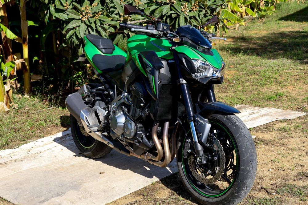 Kawasaki ZX 900 de 2018 com apenas 4.000 mil kms reais