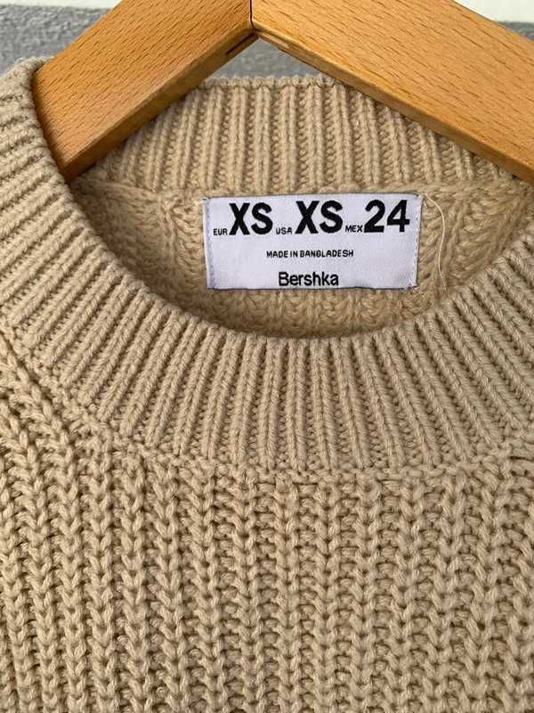 Camisola de malha curta bege Sweater Bershka
