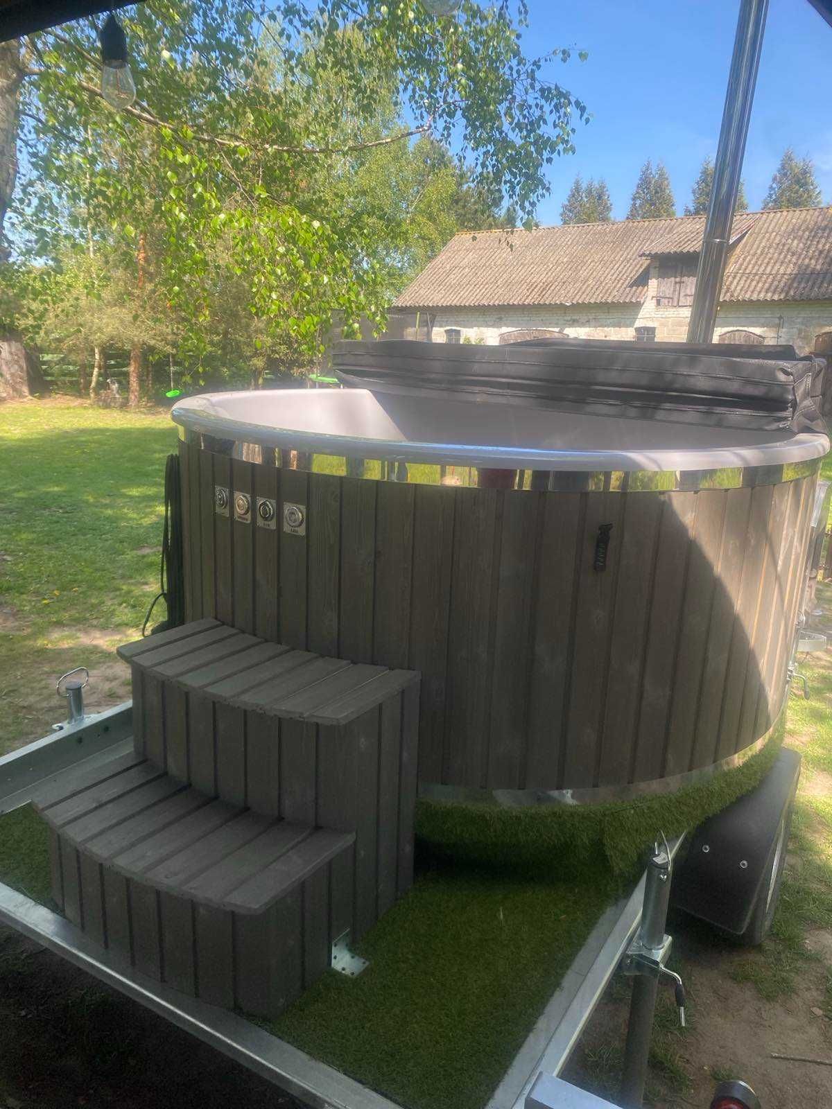Jacuzzi z podświetleniem LED/Gorąca beczka/Balia Mobilna Wynajem.