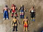 Várias figuras de ação WWE, TNA