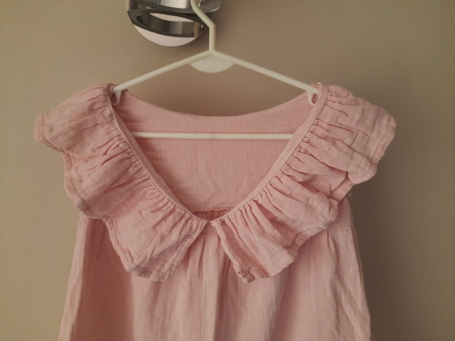 Rozkloszowana bluzka na ramiączka z falbankami roz. S,M