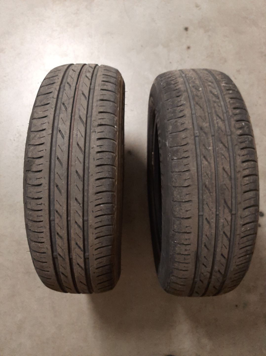 Pneus (2) BRIDGESTONE B280 175/65R/14 82T