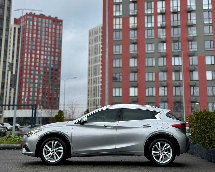Продаж Infiniti QХ30