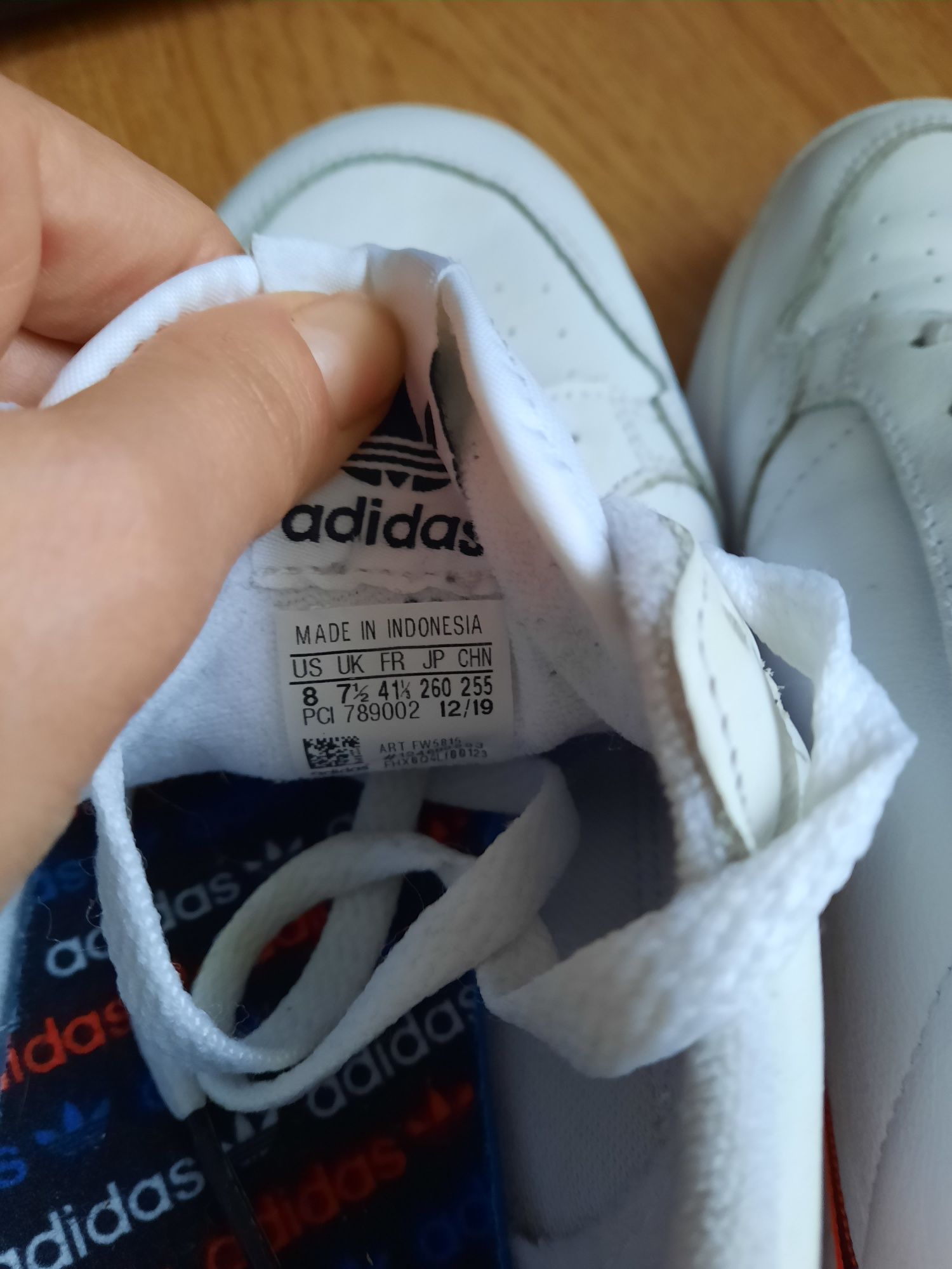 Оригінальні шкіряні кроссовки кросівки кросовки кеди Adidas