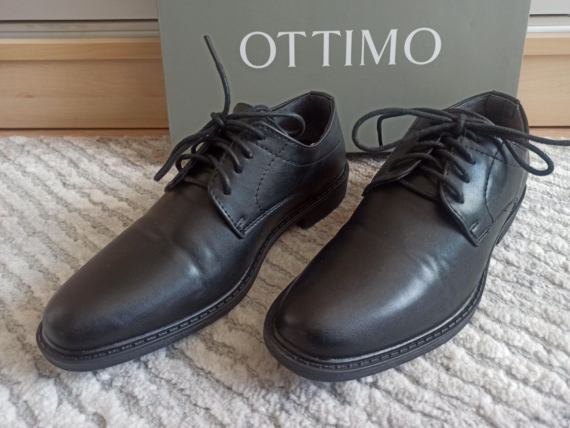 Buty chłopięce czarne, rozm. 37