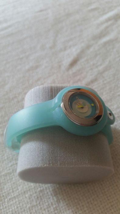 Relógio Mandarina Duck com bracelete em silicone