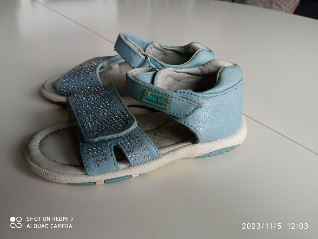 Sandały dziewczęce niebieskie 23 sandałki