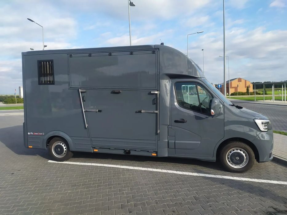 Renault Master  Koniowóz na dwa konie,