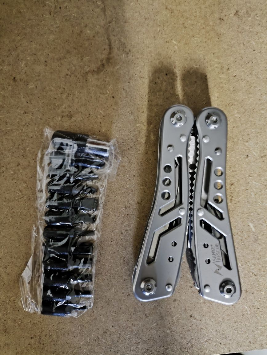 Multitool 24 w 1 z pokrowcem scyzoryk