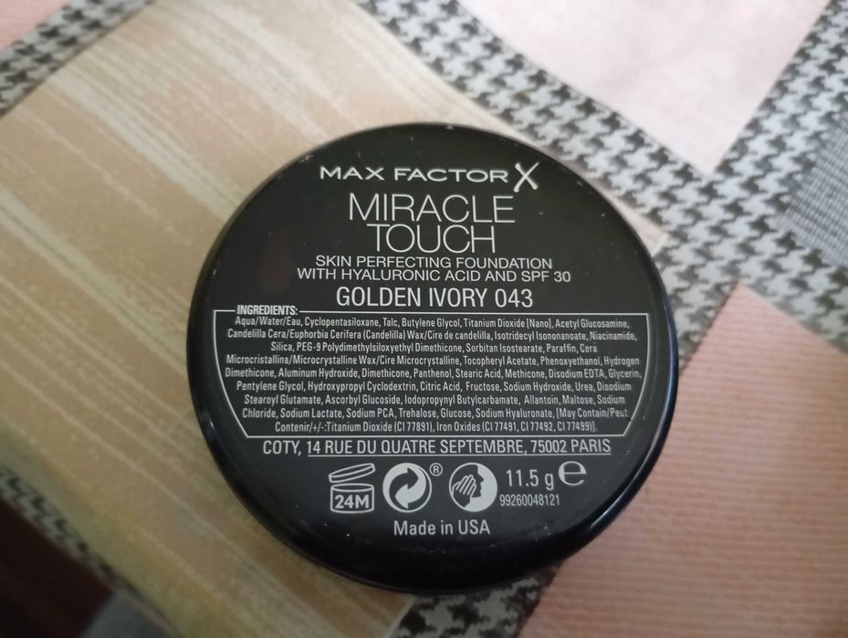 Max Factor Miracle Touch Skin Perfecting 043 Golden Ivory