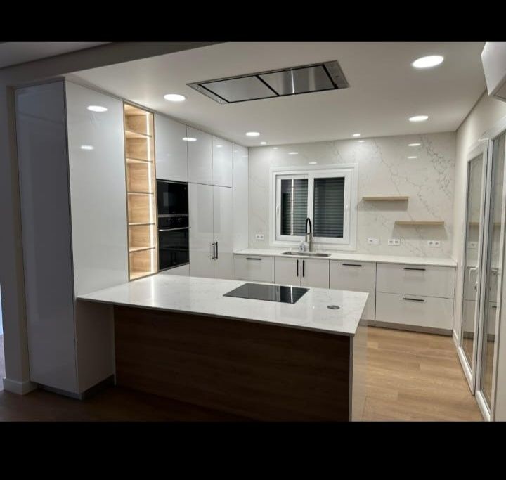 Pintura/Lacagem Profissional em Portas, Cozinhas e Roupeiros