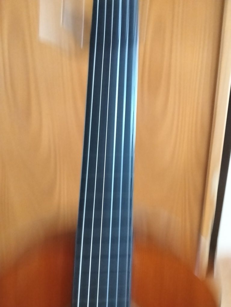 Guitarra em bom estado