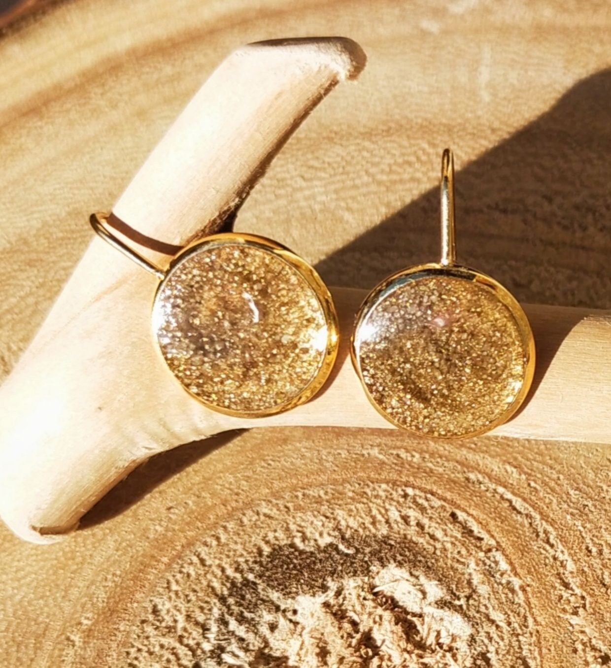 Kolczyki ze złotym piaskiem handmade