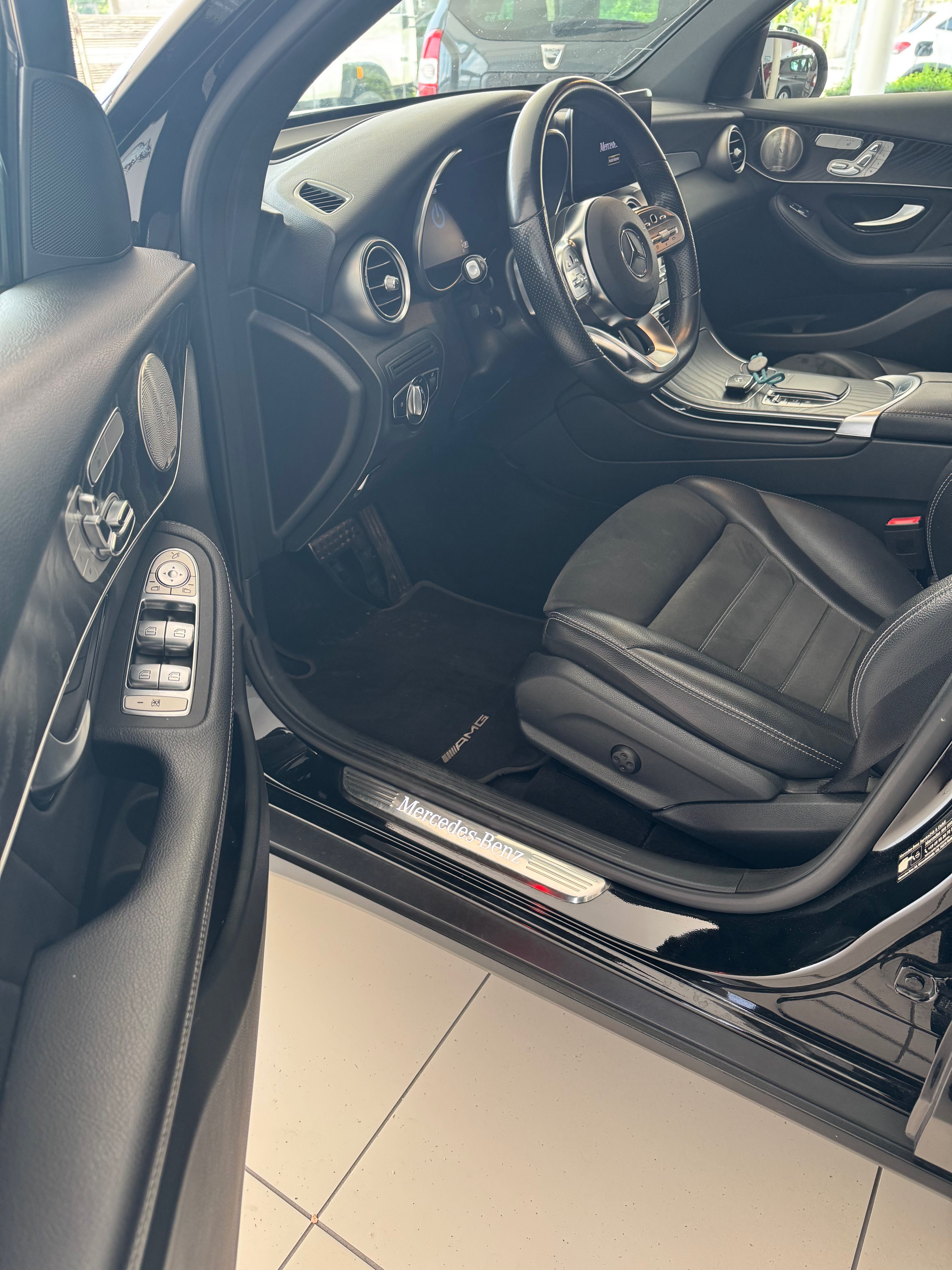 GLC 300de 4-Matic AMG line Pack night