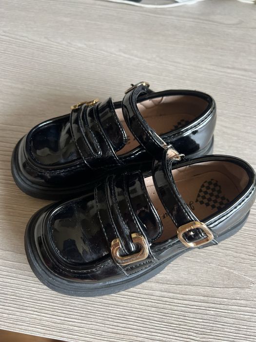 Туфлі для дівчинки