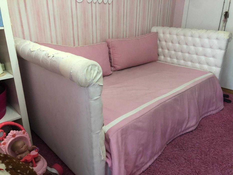 Cama de menina e beliche.