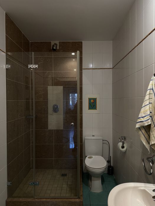 Здам в суборенду фасадне приміщення