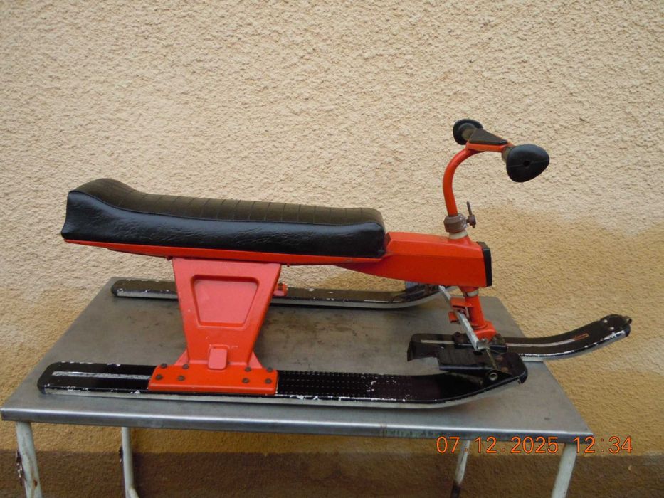 nartosanki PRL całe metalowe łącznie z płozami stan idealny oryginał