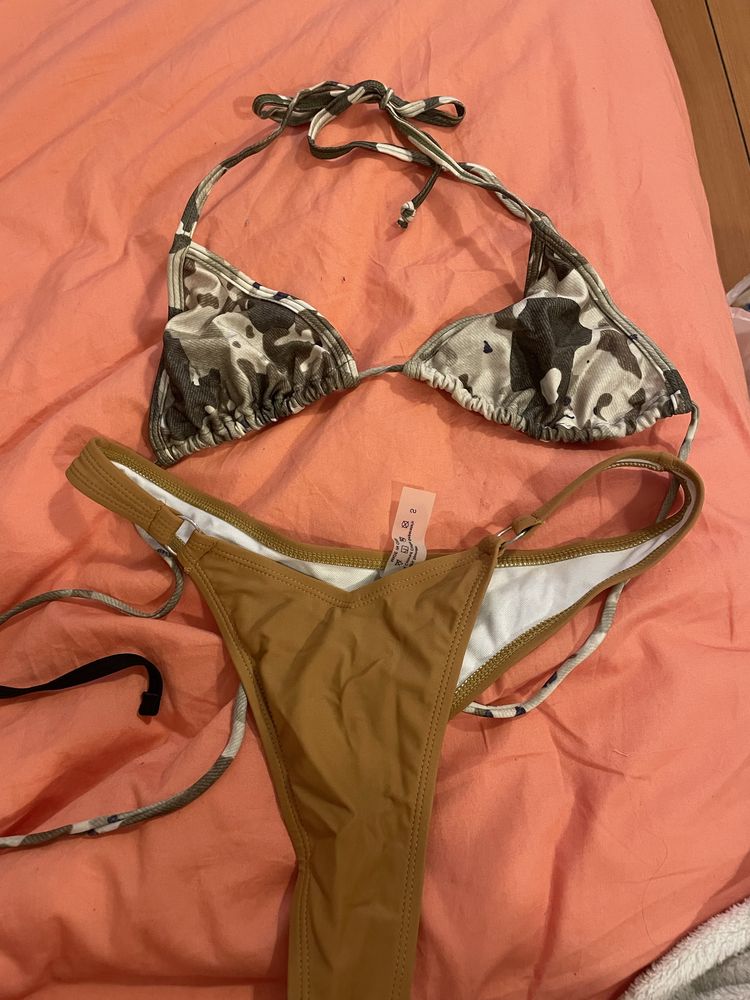 Varios Bikinis diferentes cores
