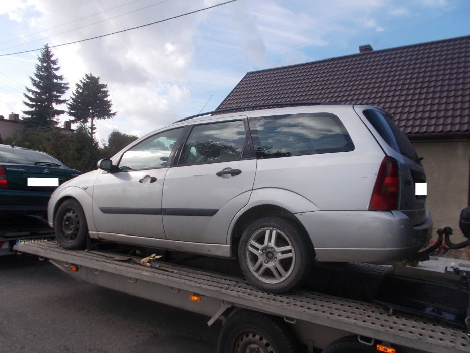 Ford Focus kombi, srebrny, wersja przed liftem,na czesci, diesel