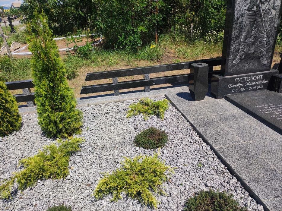 Памʼятники військовим Дніпро