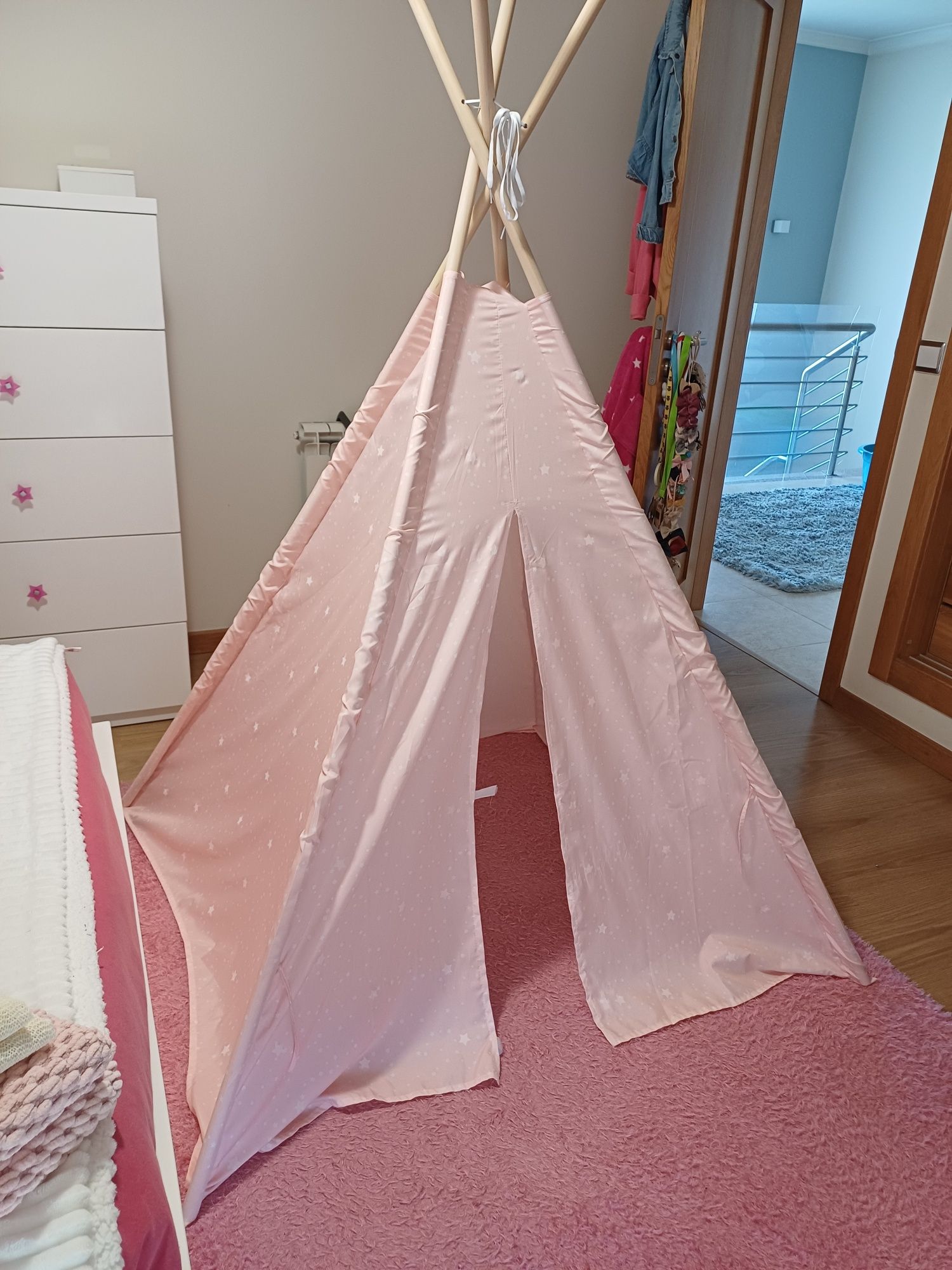 Tenda tipi para quarto de menina
