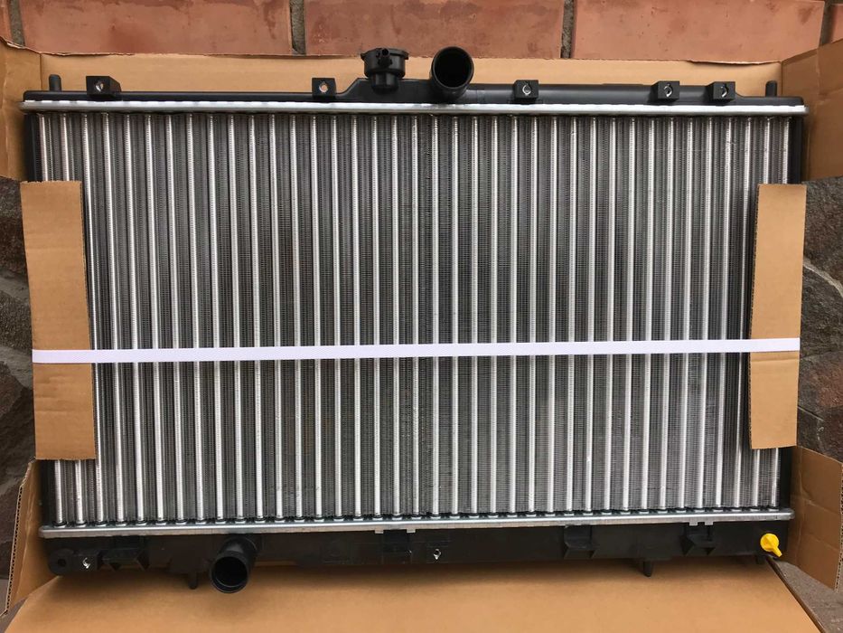 Радиатор Mitsubishi Lancer 9 Lancer 1.3 1.6 1.8 2.0 (00-09)