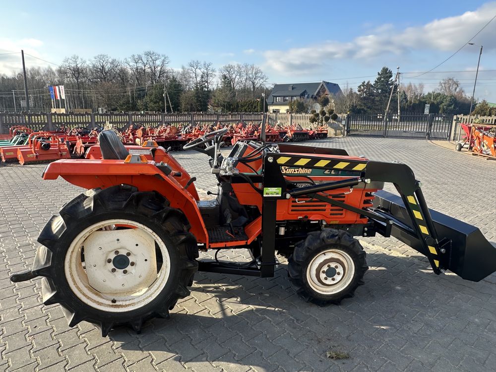 Mini traktor Kubota L1-225D 4x4 wspomaganie