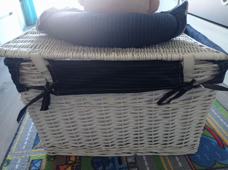 Cesto de roupa - quarto de criança