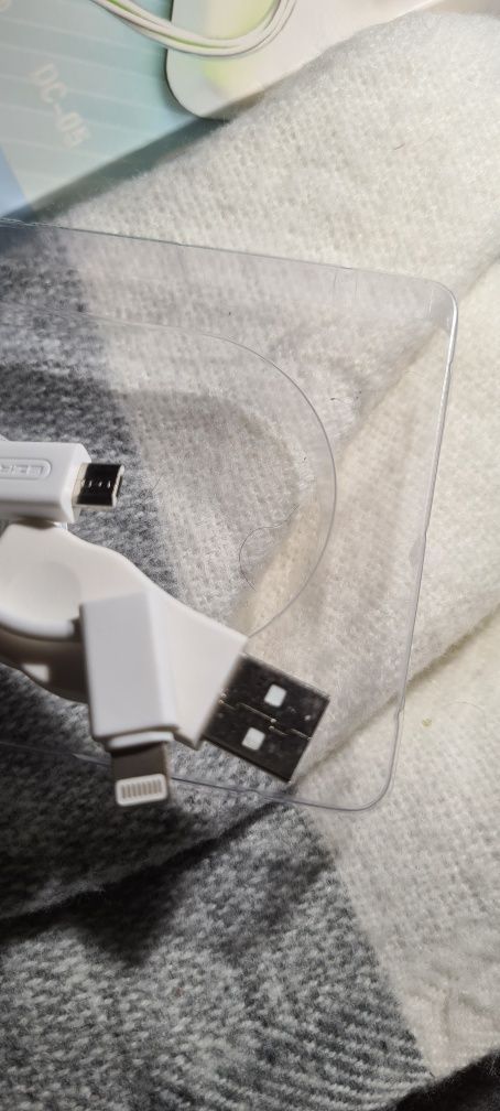 Nowy świecący kabel do IPhone