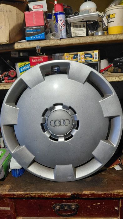 Колпак R16 на ауді оригинал.
