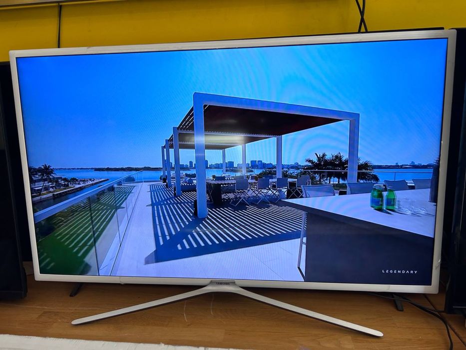 Білий Ультратонкий Телевізор 40” Samsung 40K5510, Smart TV, WiFi.