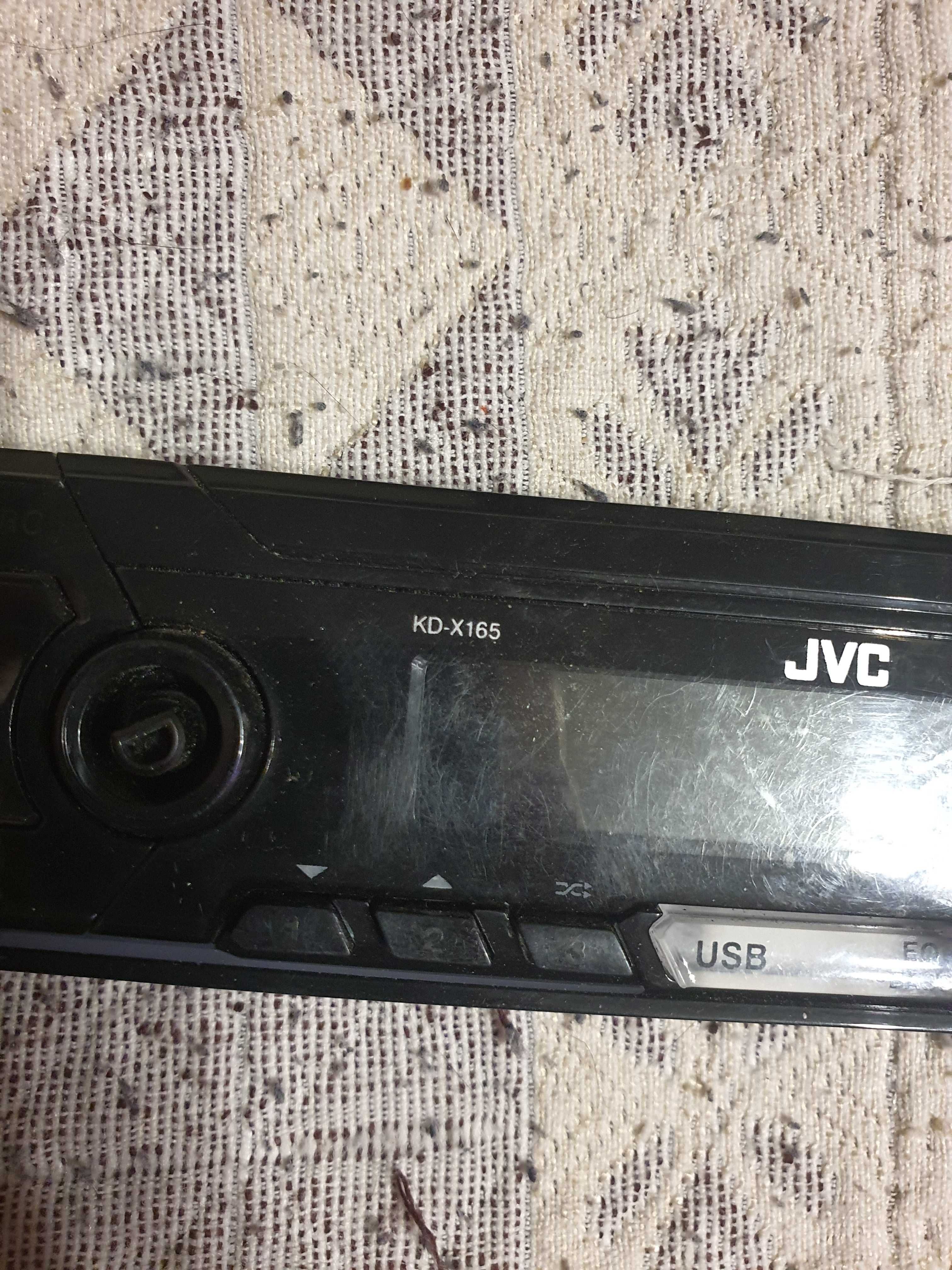 Переднюю панель автомагнитолы JVC KD-X165 в отличном состоянии.