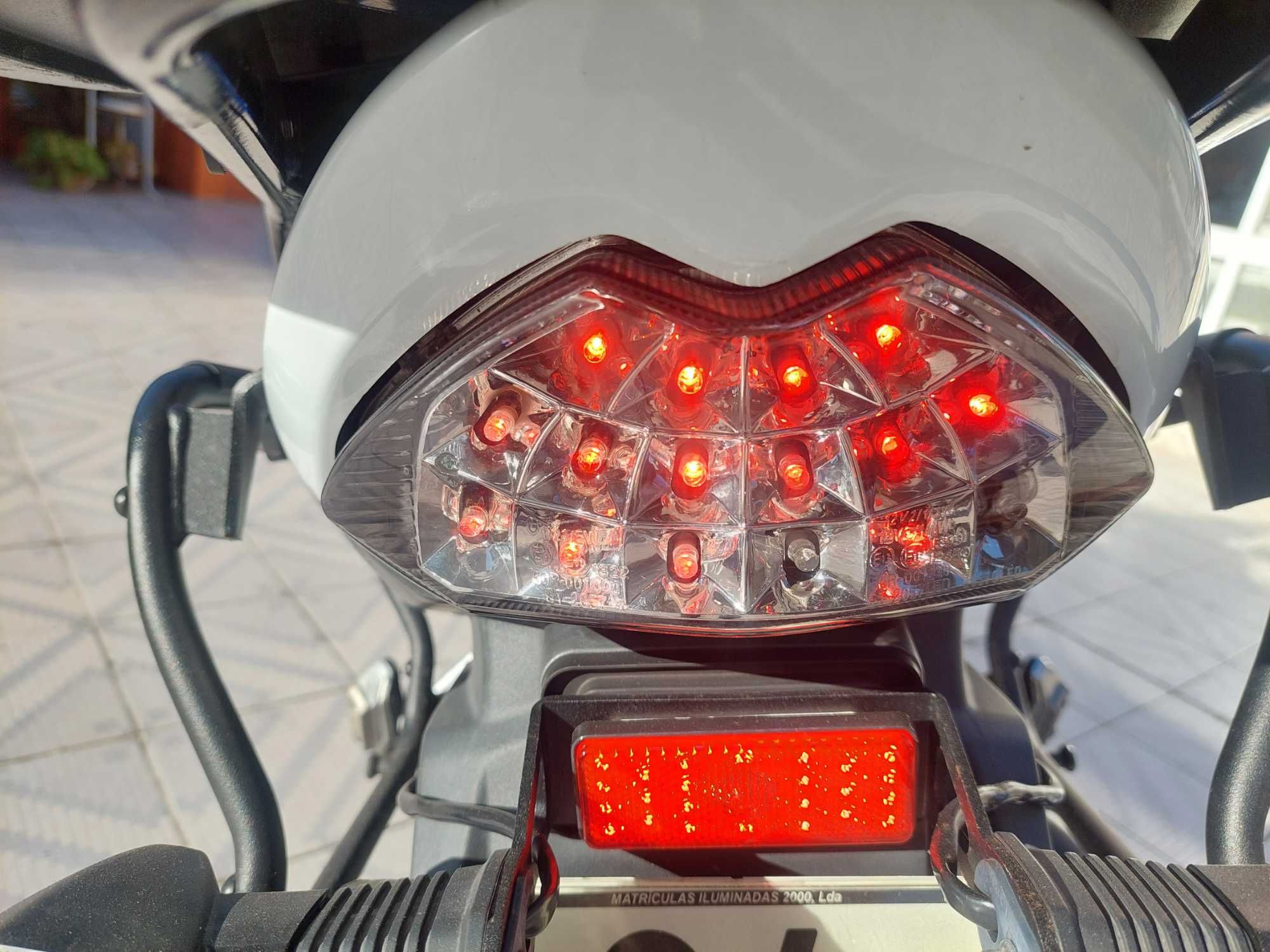 Mota Suzuki GSX 650F impecável com extras