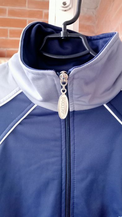 Чоловічий спортивний костюм