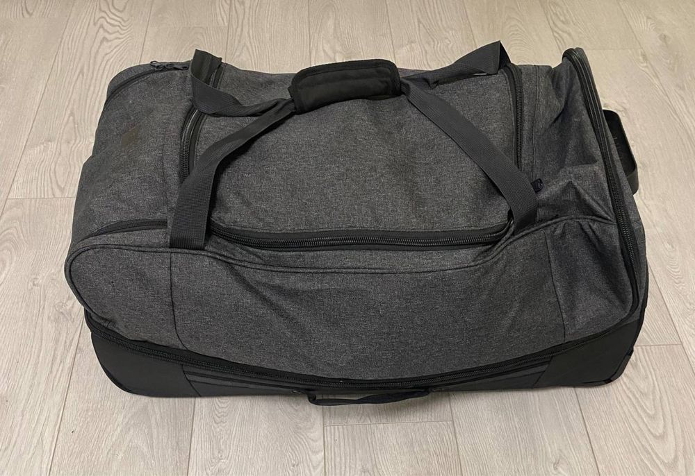 Велика дорожня сумка переносна