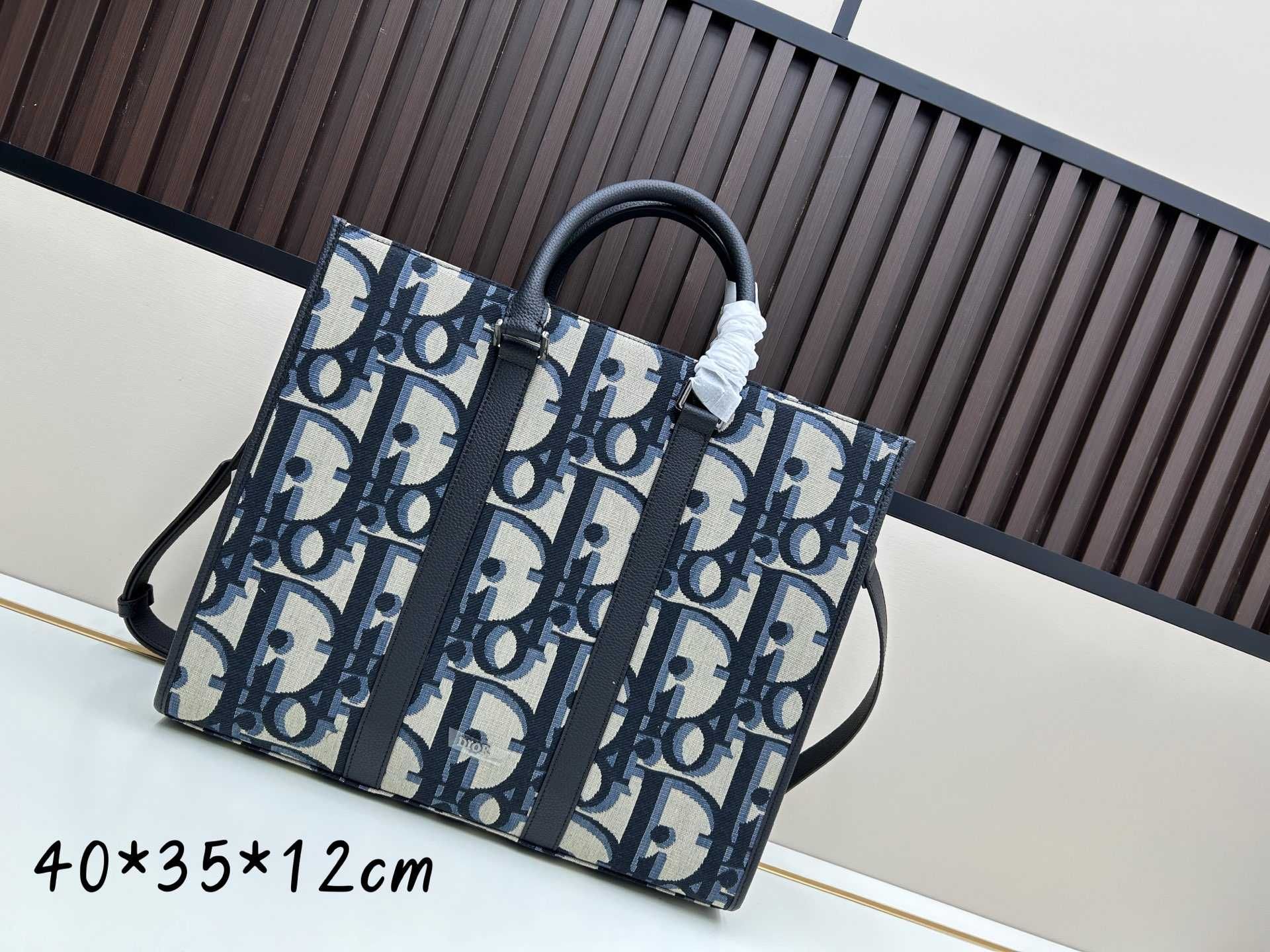 Niebieska torebka Dior East West 40.5x35x12