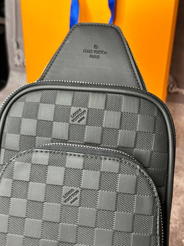 Сумка Louis Vuitton Avenue Sling Infini Graphite