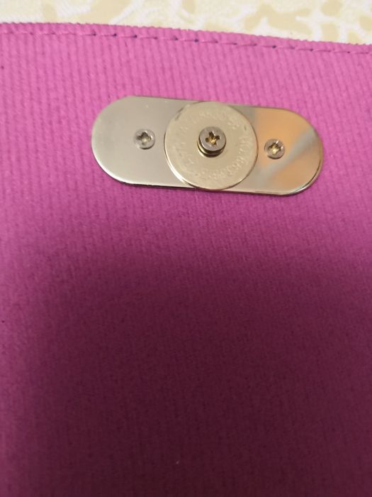 Сумочка Camomilla Milan.
Розмір 24 × 21 см.