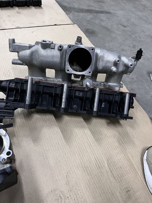 Впускний колектор Впускной колектор Ауді 2.0 TFSI TDI A4 A5 Q5