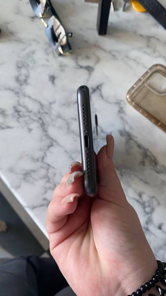IPhone 11 blacк.
