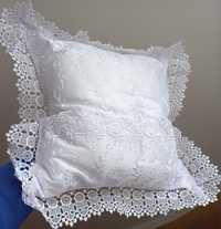 Мереживна подушка для нареченої