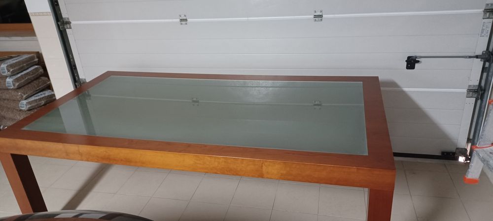 Mesa de Cerejeira e vidro