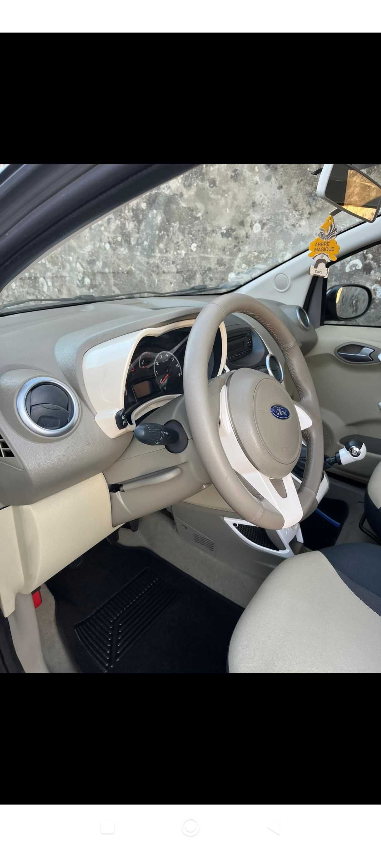 Ford Ka em muito bom estado.