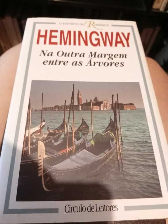 Ernest Hemingway, muitos livros do autor, ofereço portes de envio.