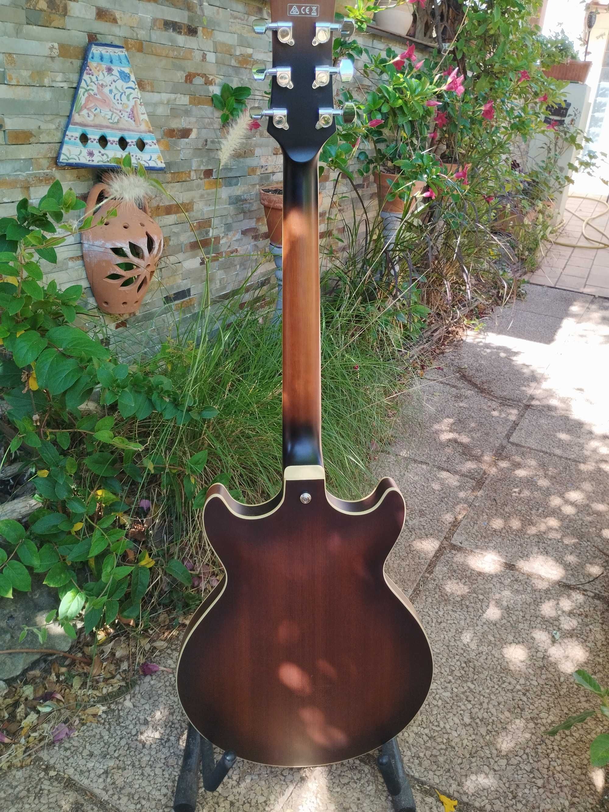 IBANEZ Artcore AM53 Hollowbody Electric Guitar / Guitarra