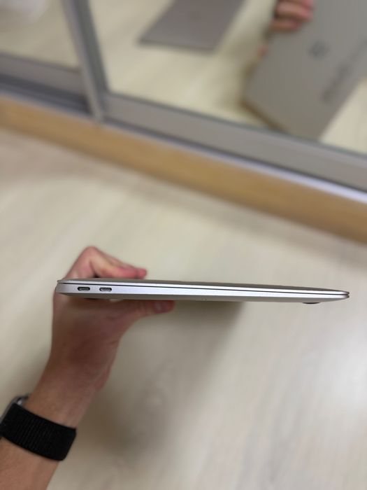 MacBook Air m1 8 128 хороший стан