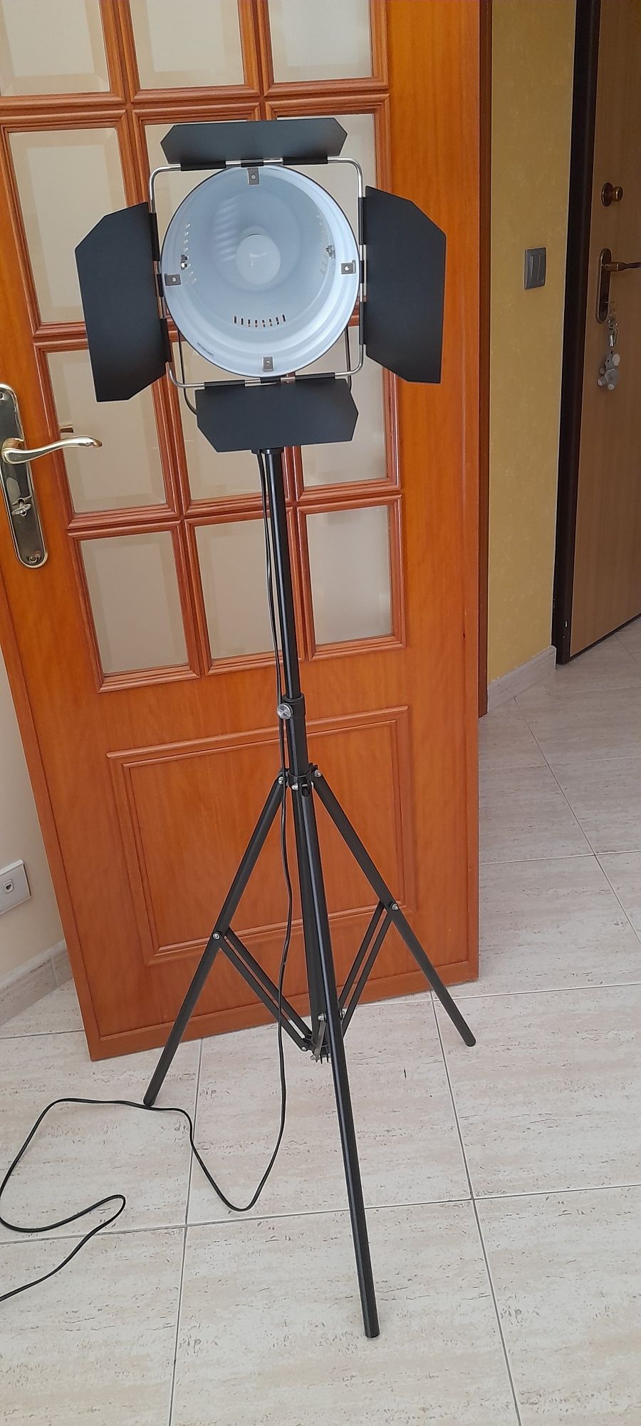 Candeeiro preto tripé